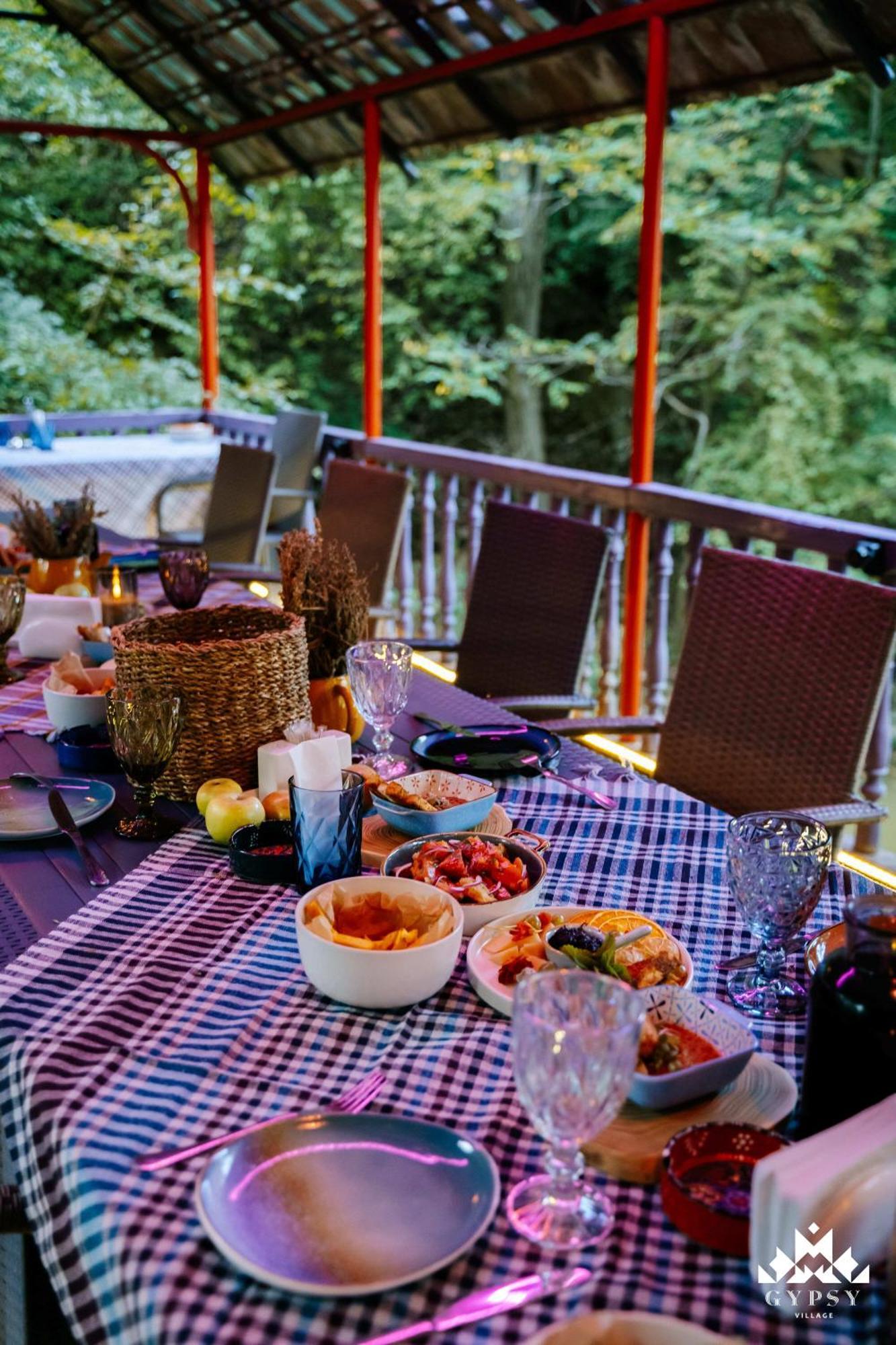 Gipsy Village Park Hotel Asureti Eksteriør billede