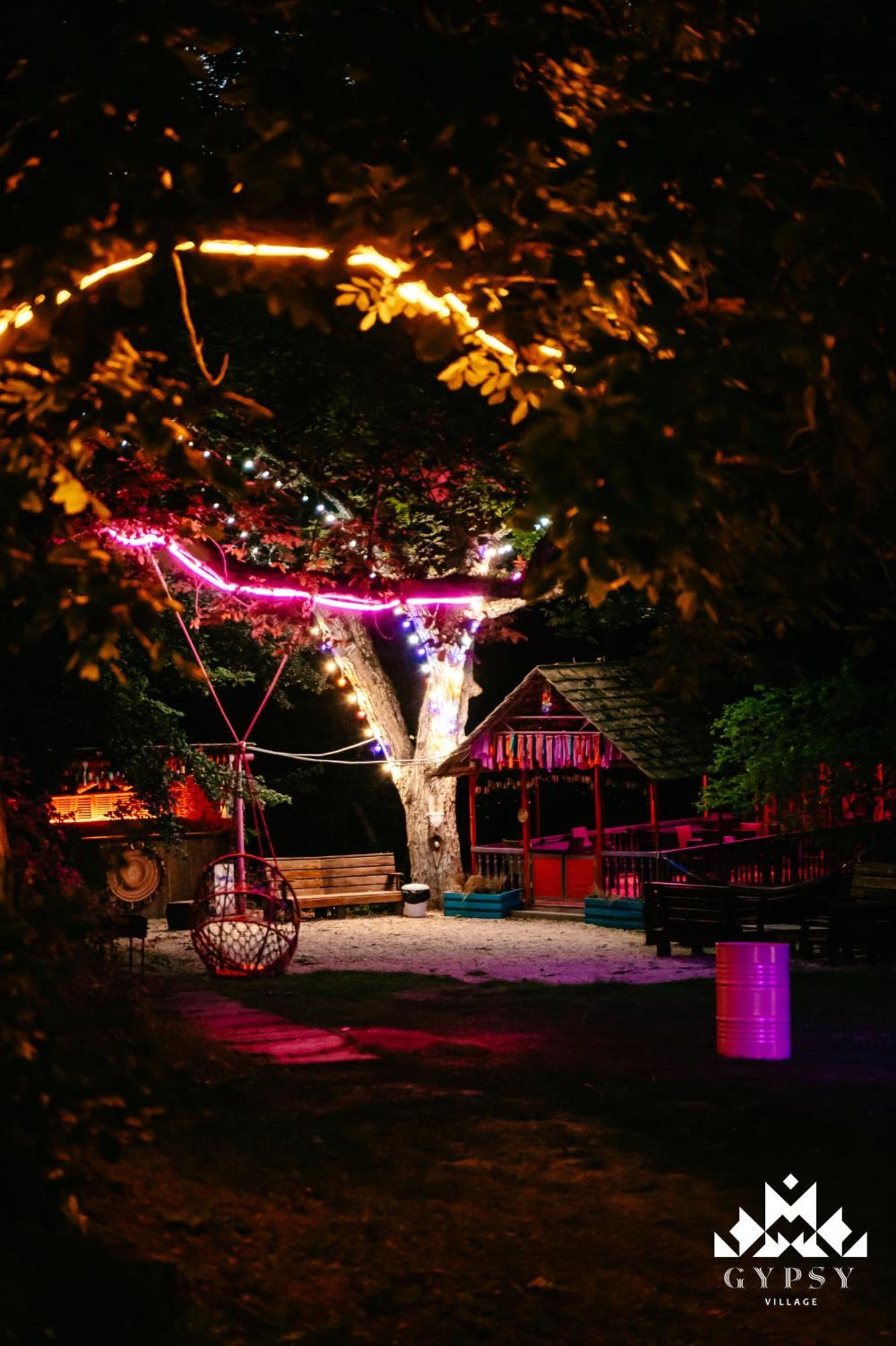 Gipsy Village Park Hotel Asureti Eksteriør billede