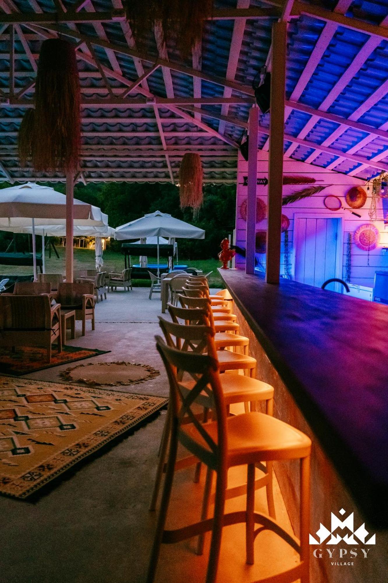 Gipsy Village Park Hotel Asureti Eksteriør billede